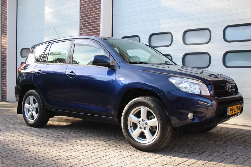 Toyota RAV4 (2006)