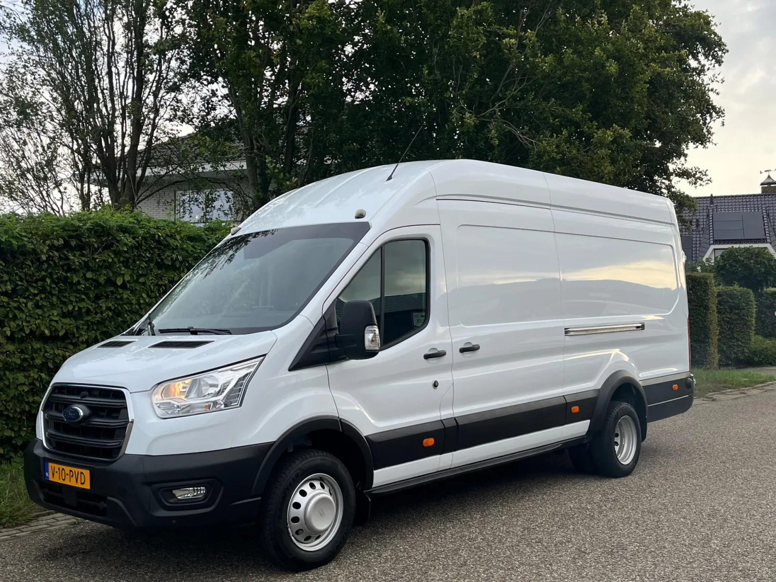 Ford Transit (2020) — foto 1