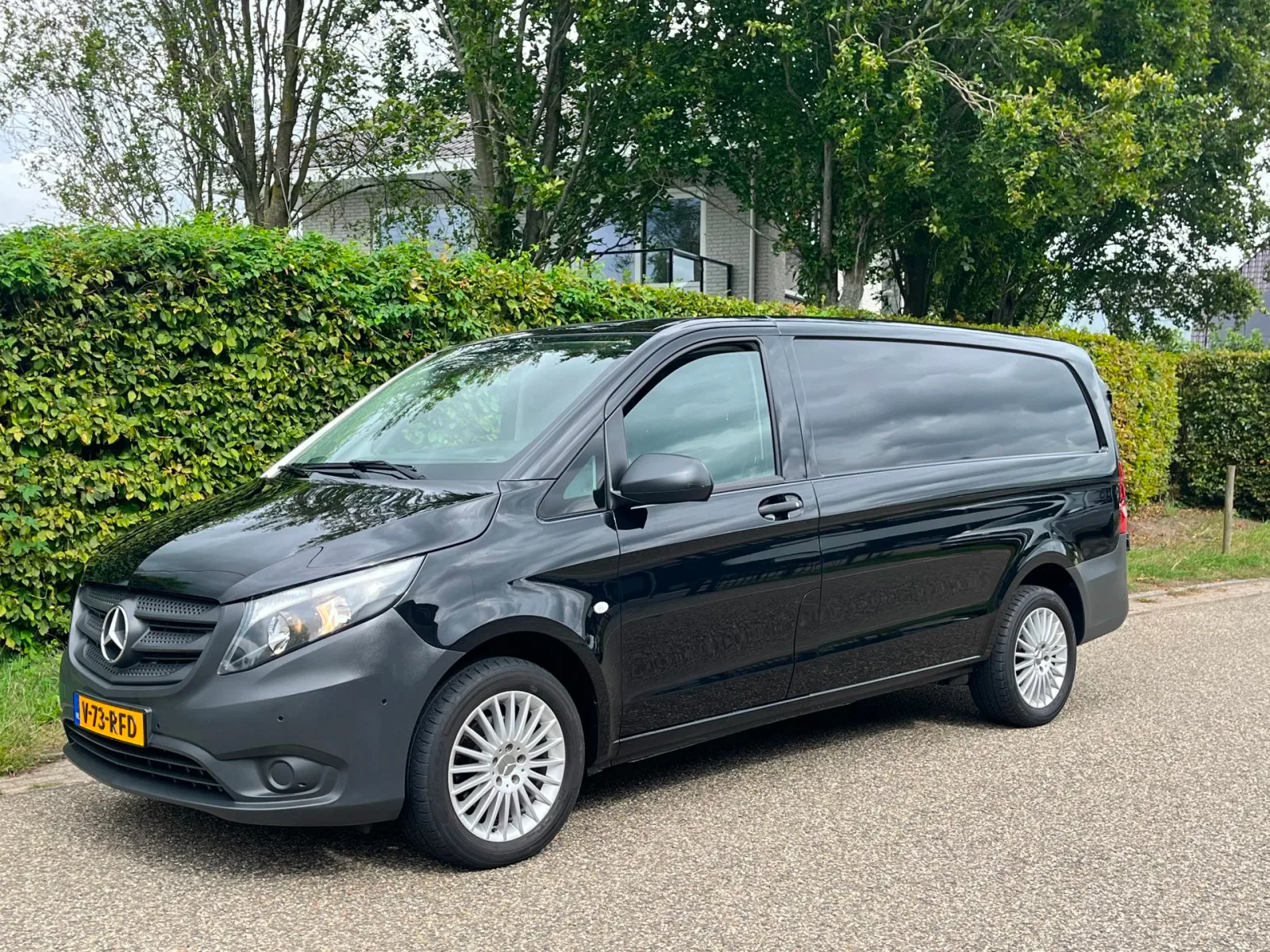 Mercedes-Benz Vito (2023) — foto 1