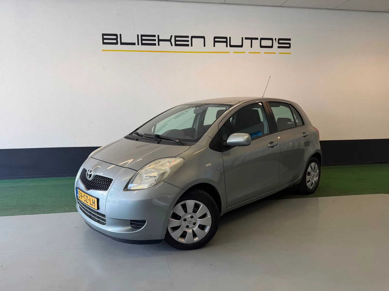 Toyota Yaris (2006) — foto 1