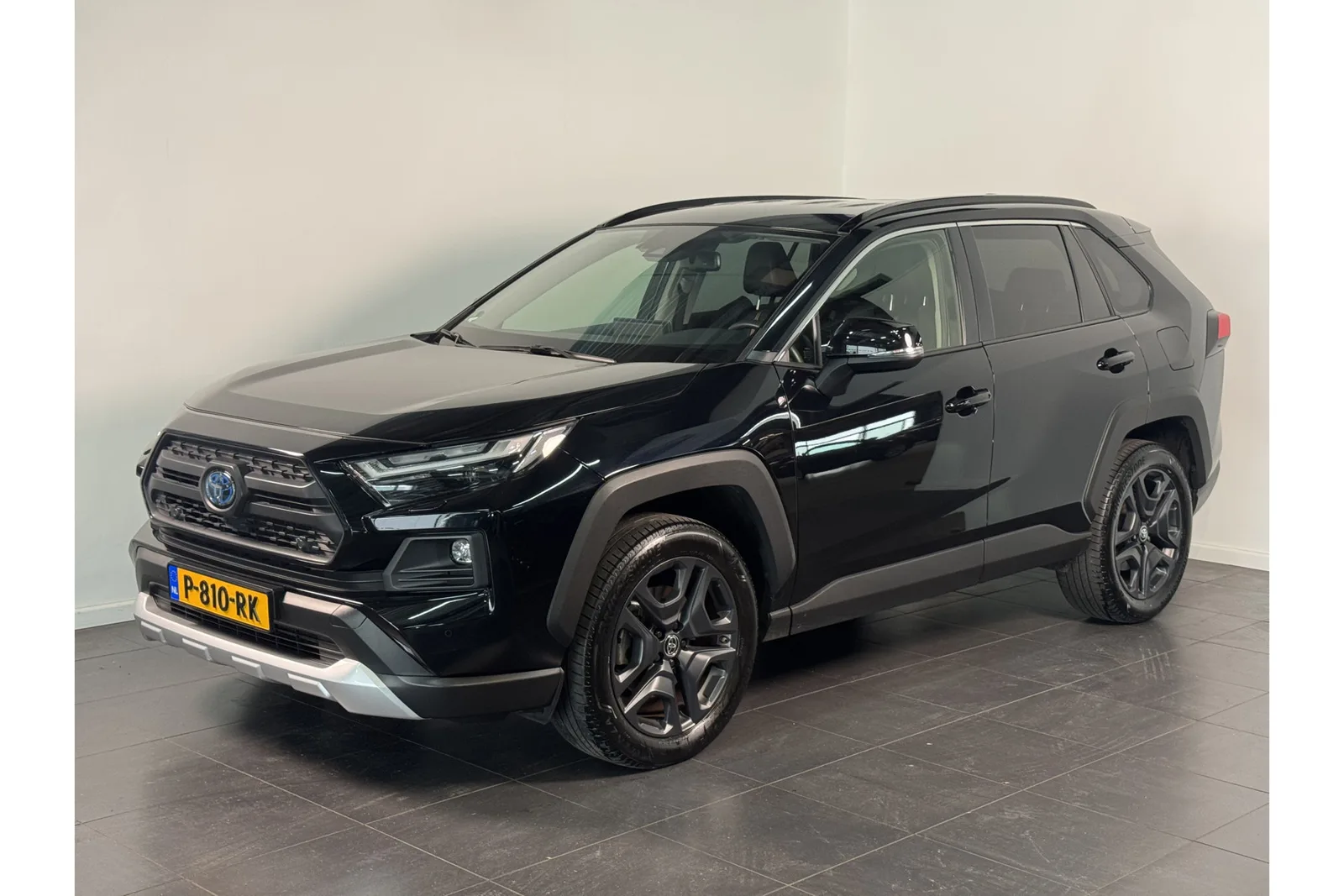 Toyota RAV4 (2022) — foto 1