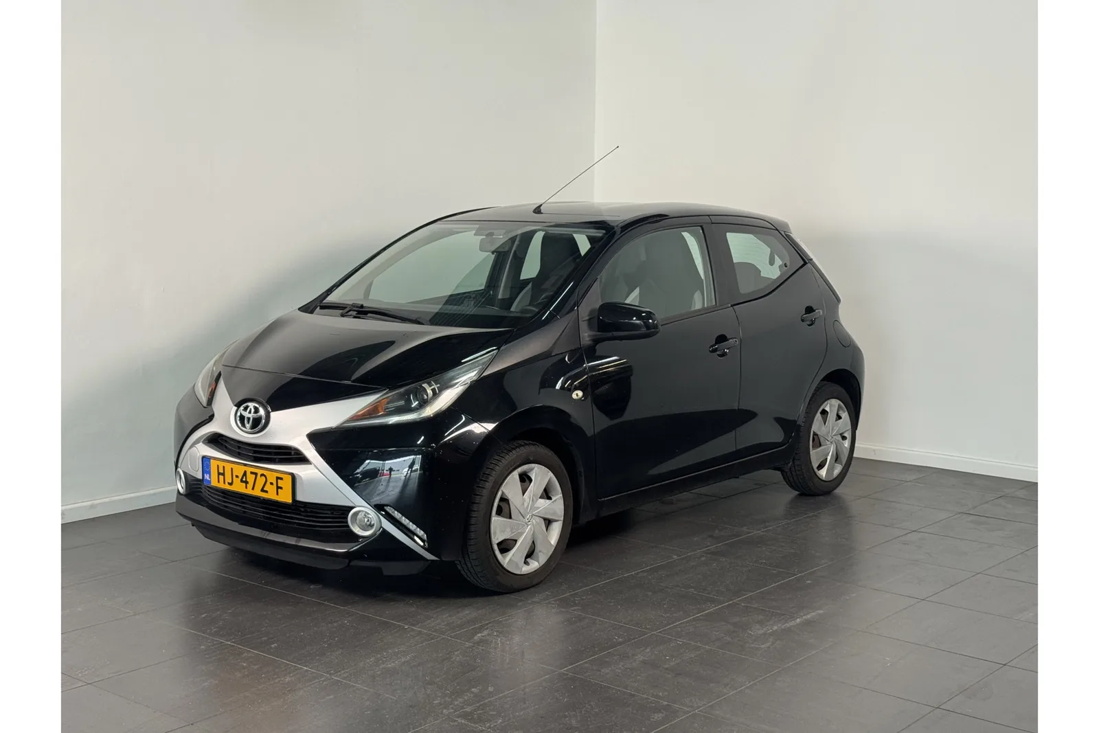 Toyota Aygo (2015) — foto 1