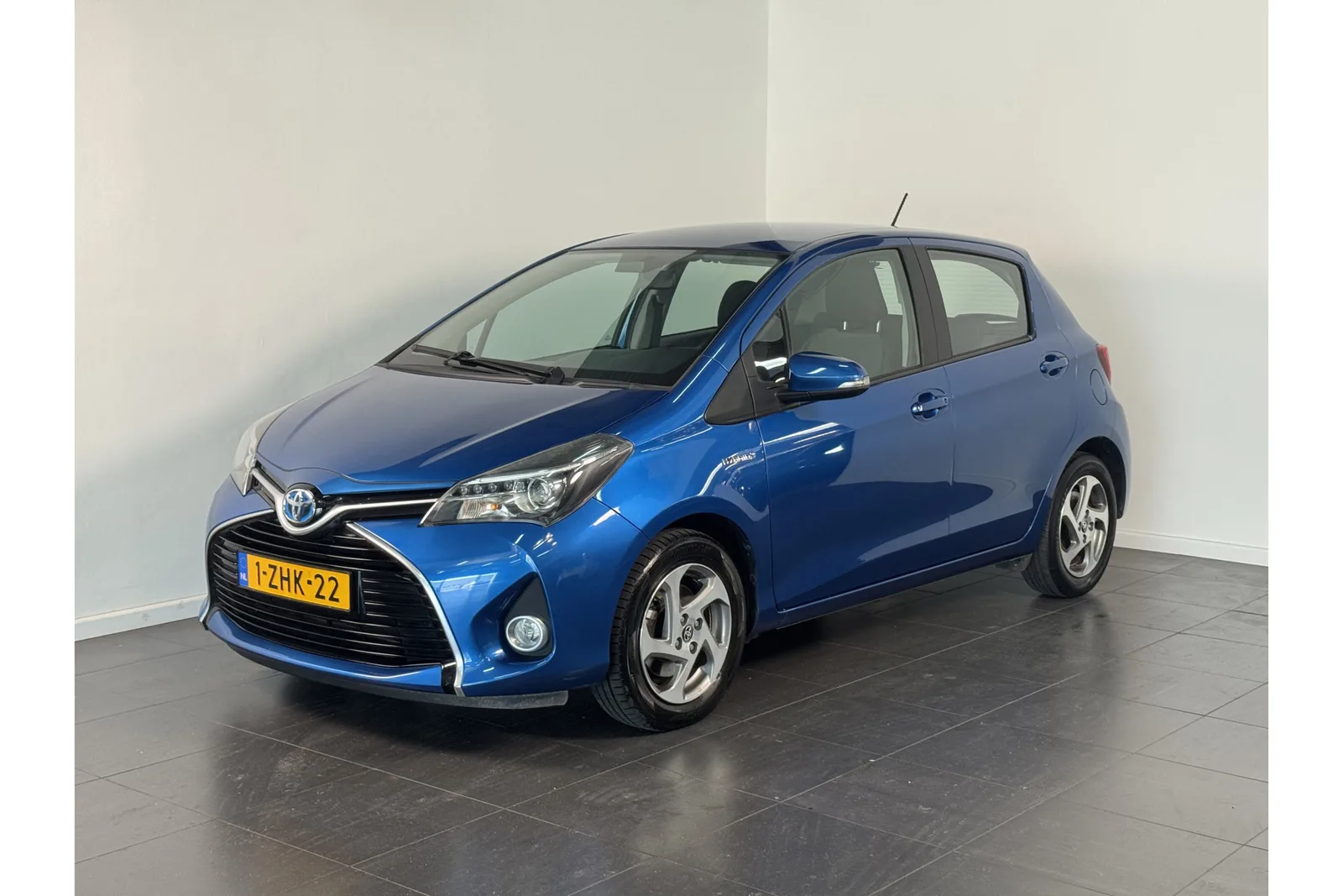 Toyota Yaris (2015) — foto 1