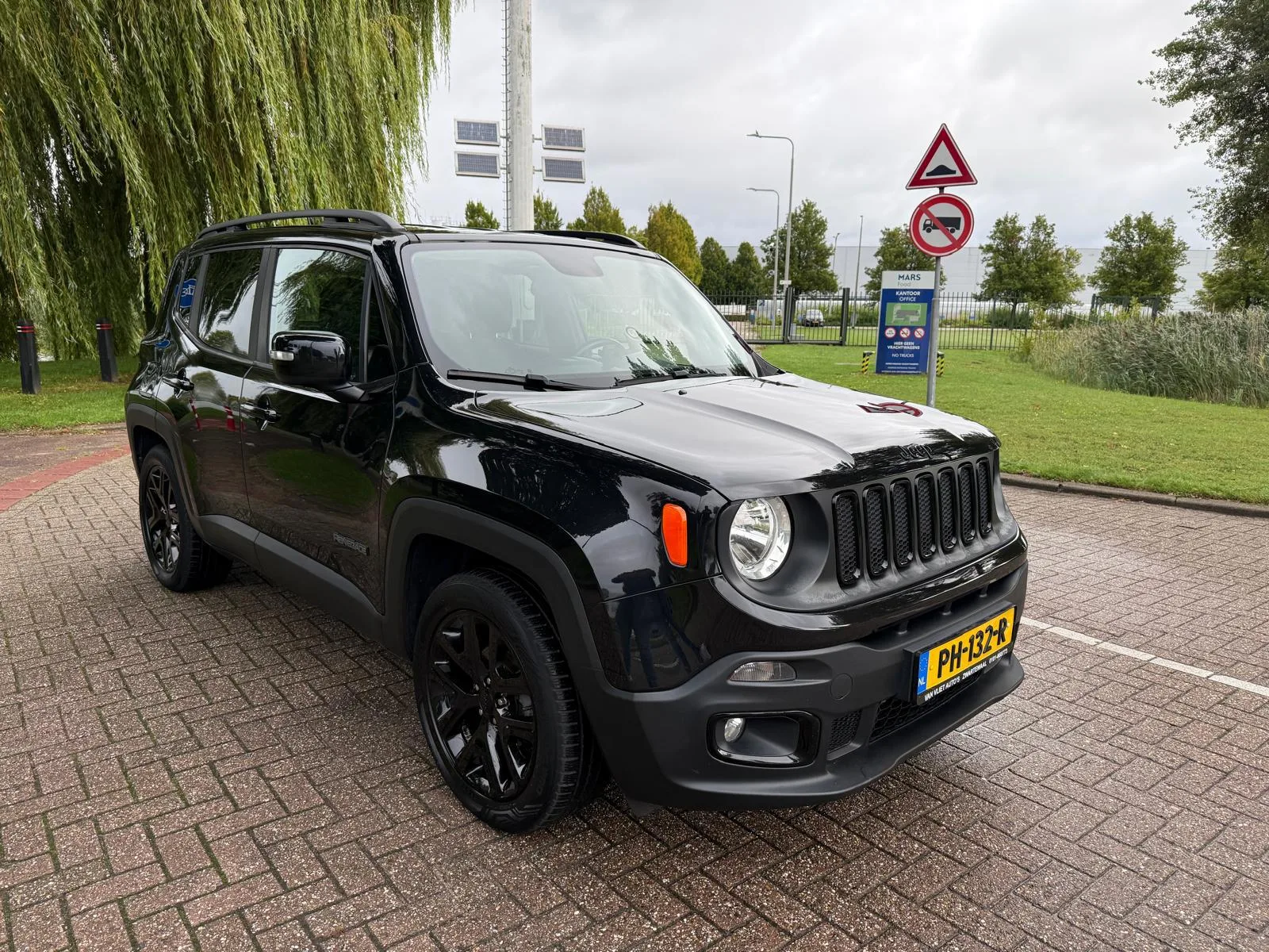 Jeep Renegade (2017) — foto 1