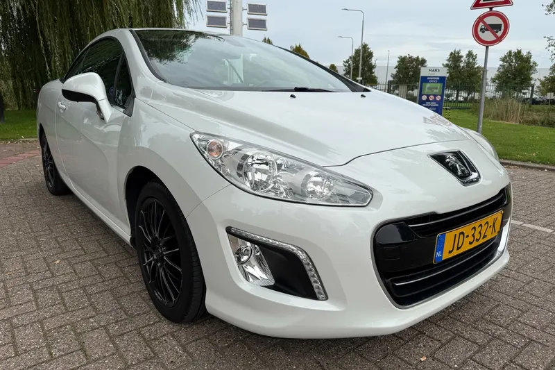 Peugeot 308 (2012)
