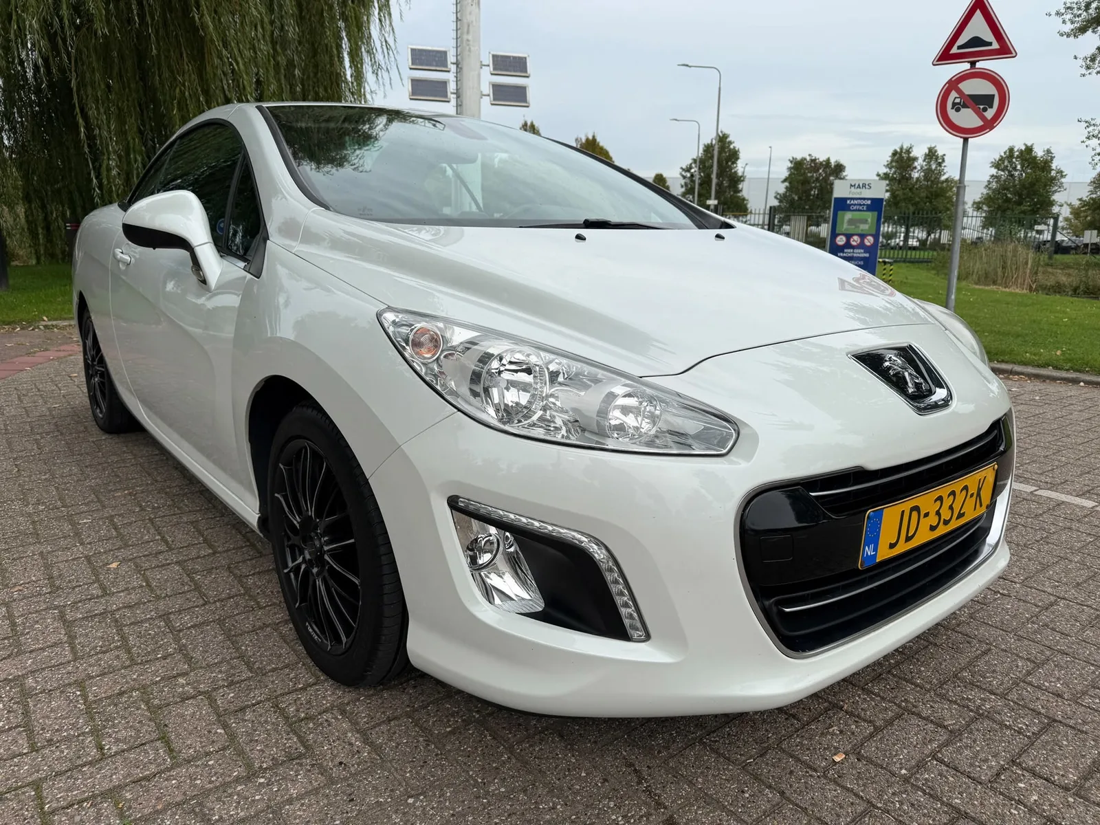 Peugeot 308 (2012) — foto 1
