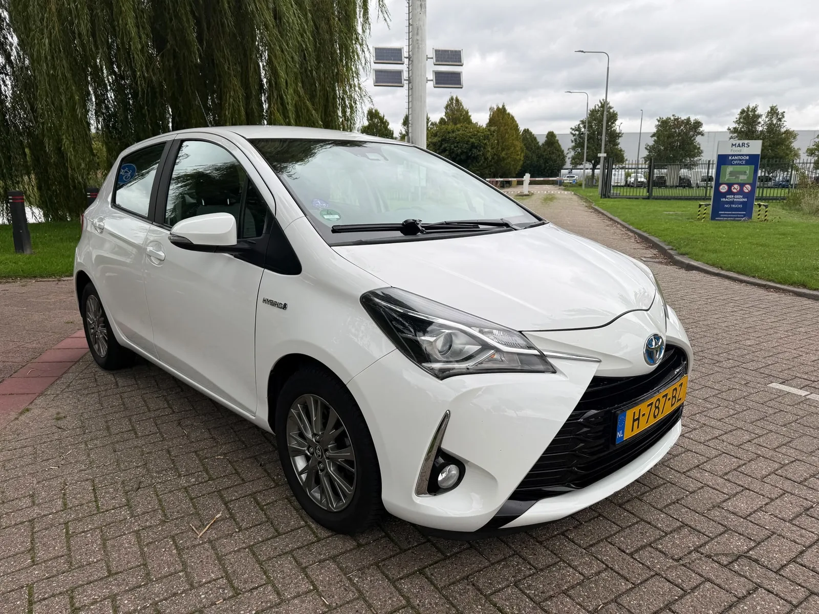 Toyota Yaris (2019) — foto 1