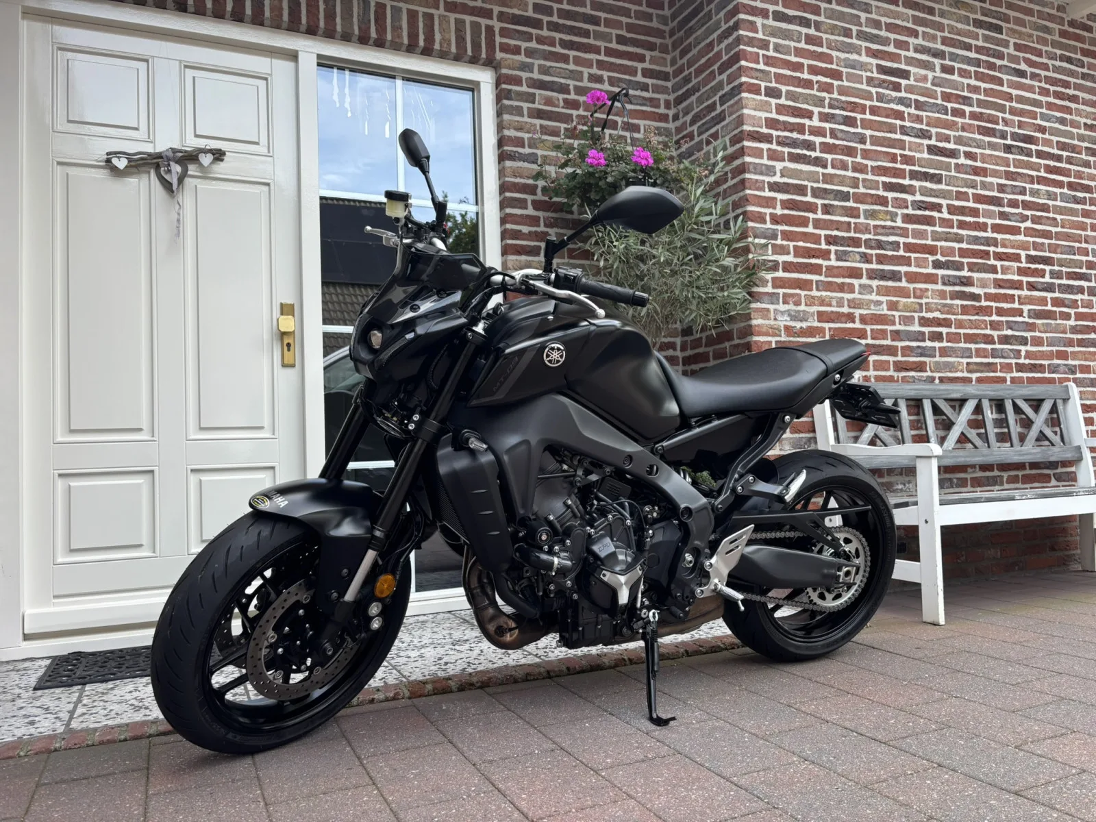 Yamaha MT-09 (2023) — foto 1