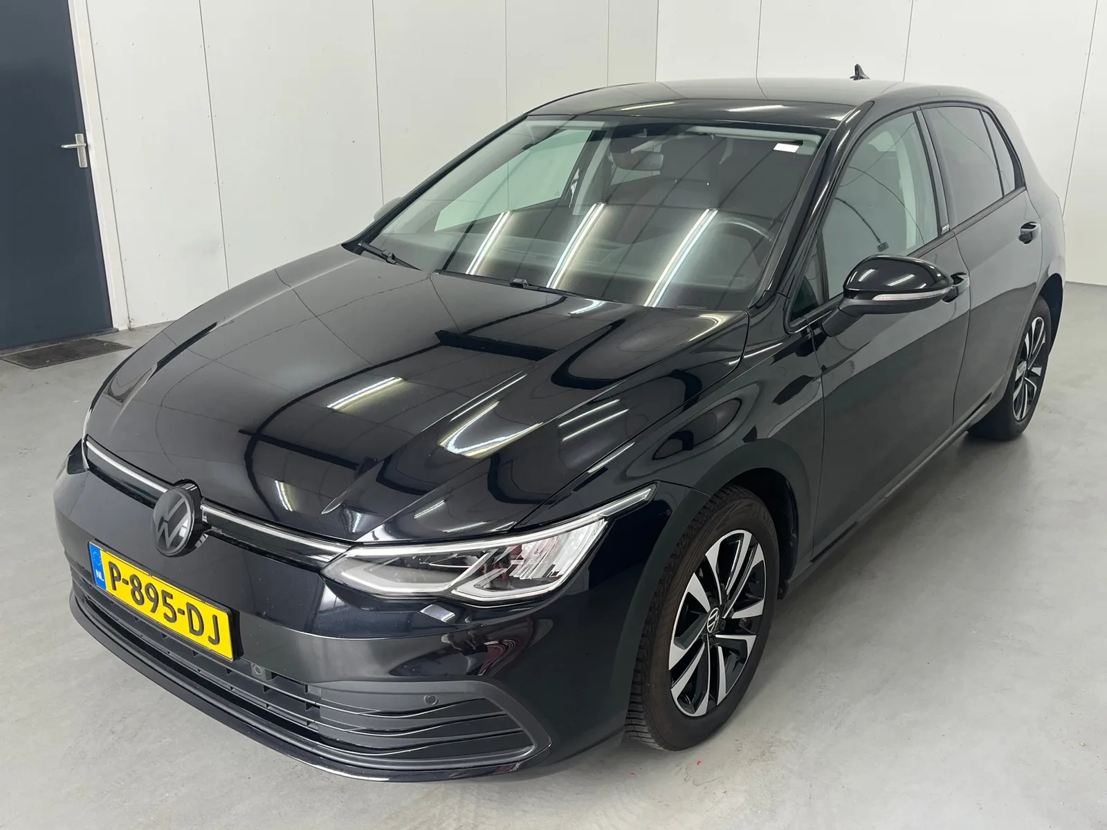 Volkswagen Golf (2021) — foto 1