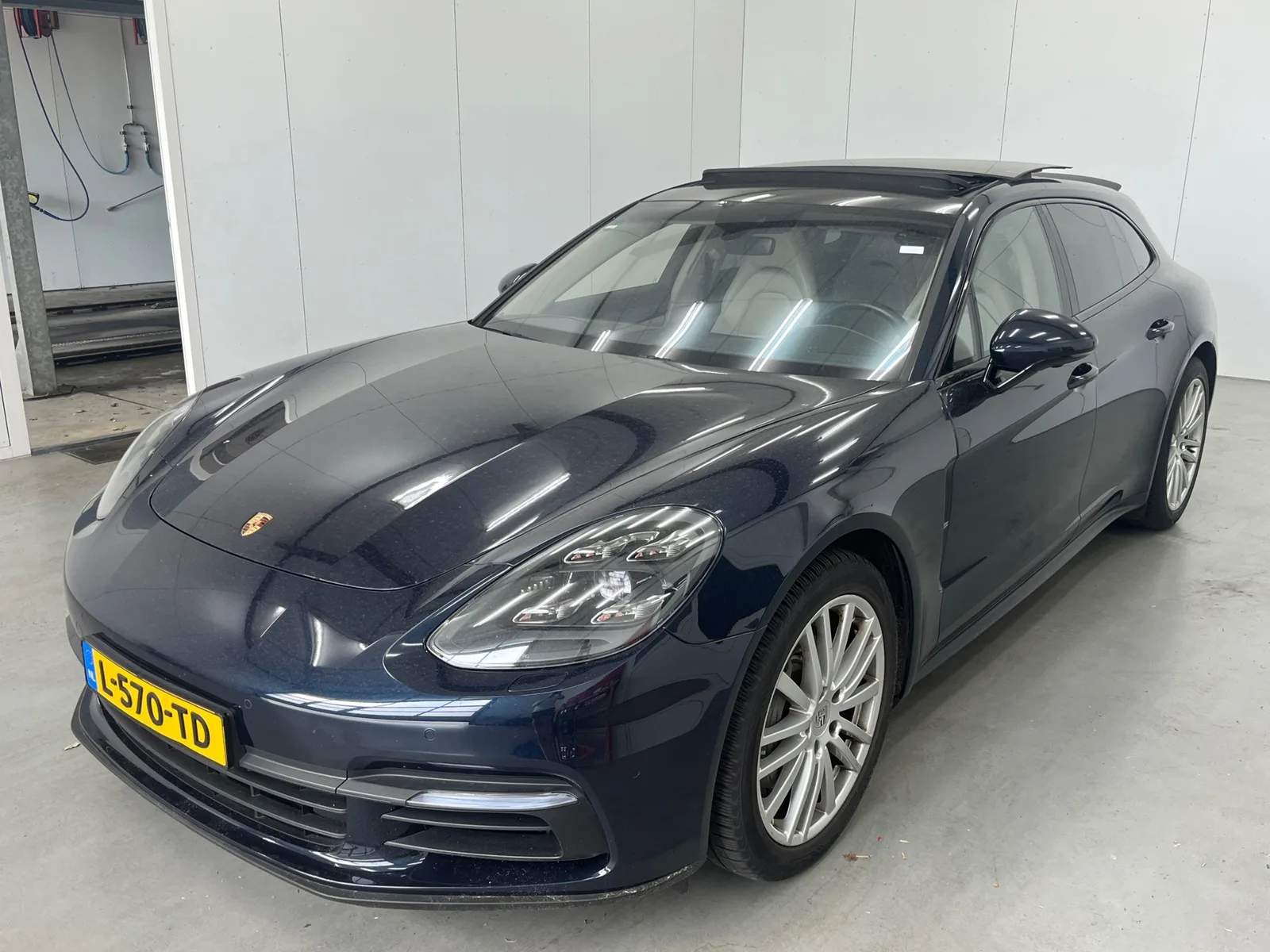 Porsche Panamera (2017) — foto 1