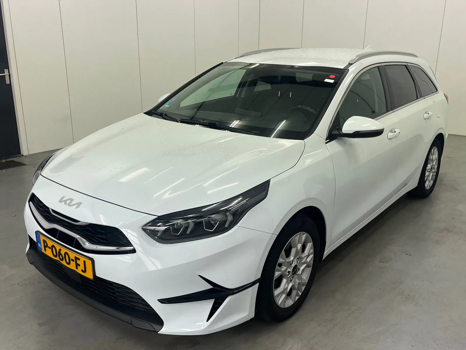 Kia Ceed (2022) — foto 1