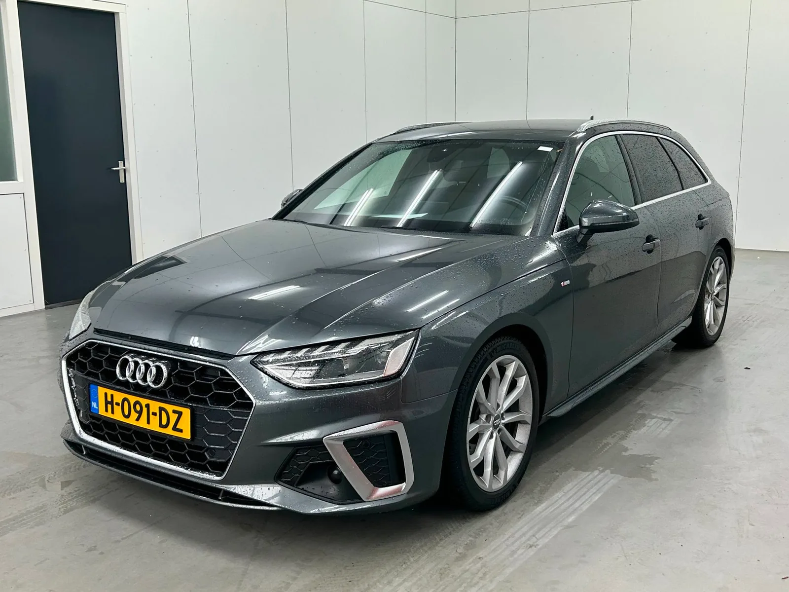Audi A4 (2020) — foto 1