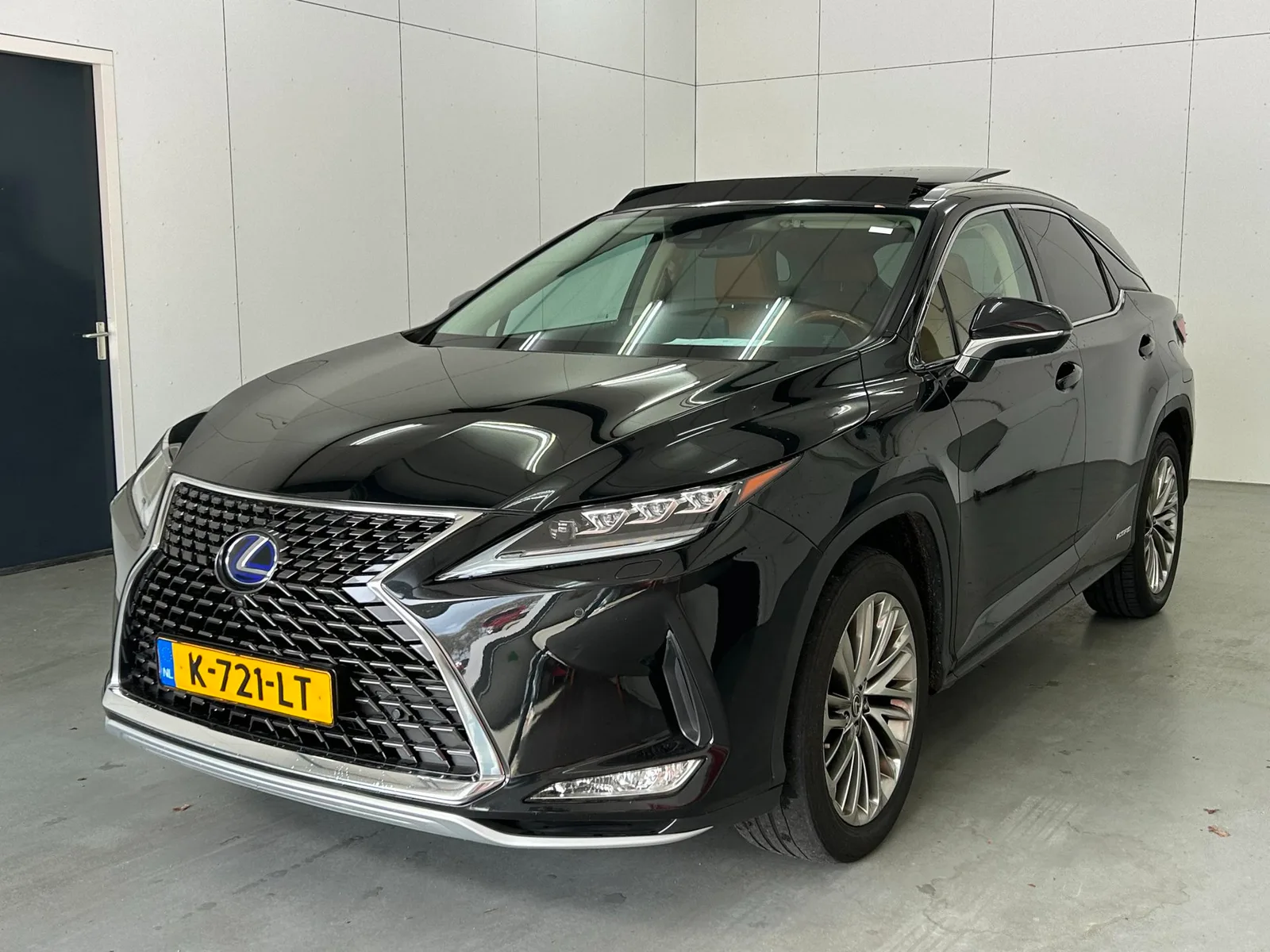 Lexus RX (2021) — foto 1