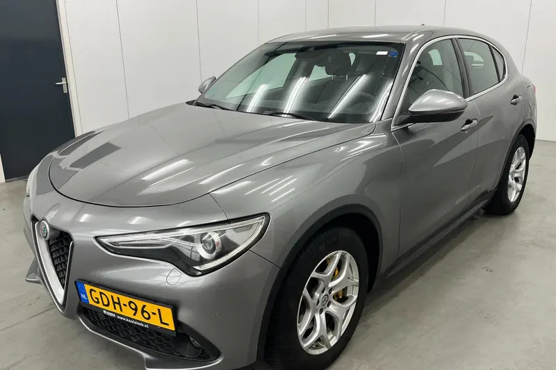 Alfa Romeo Stelvio (2018)