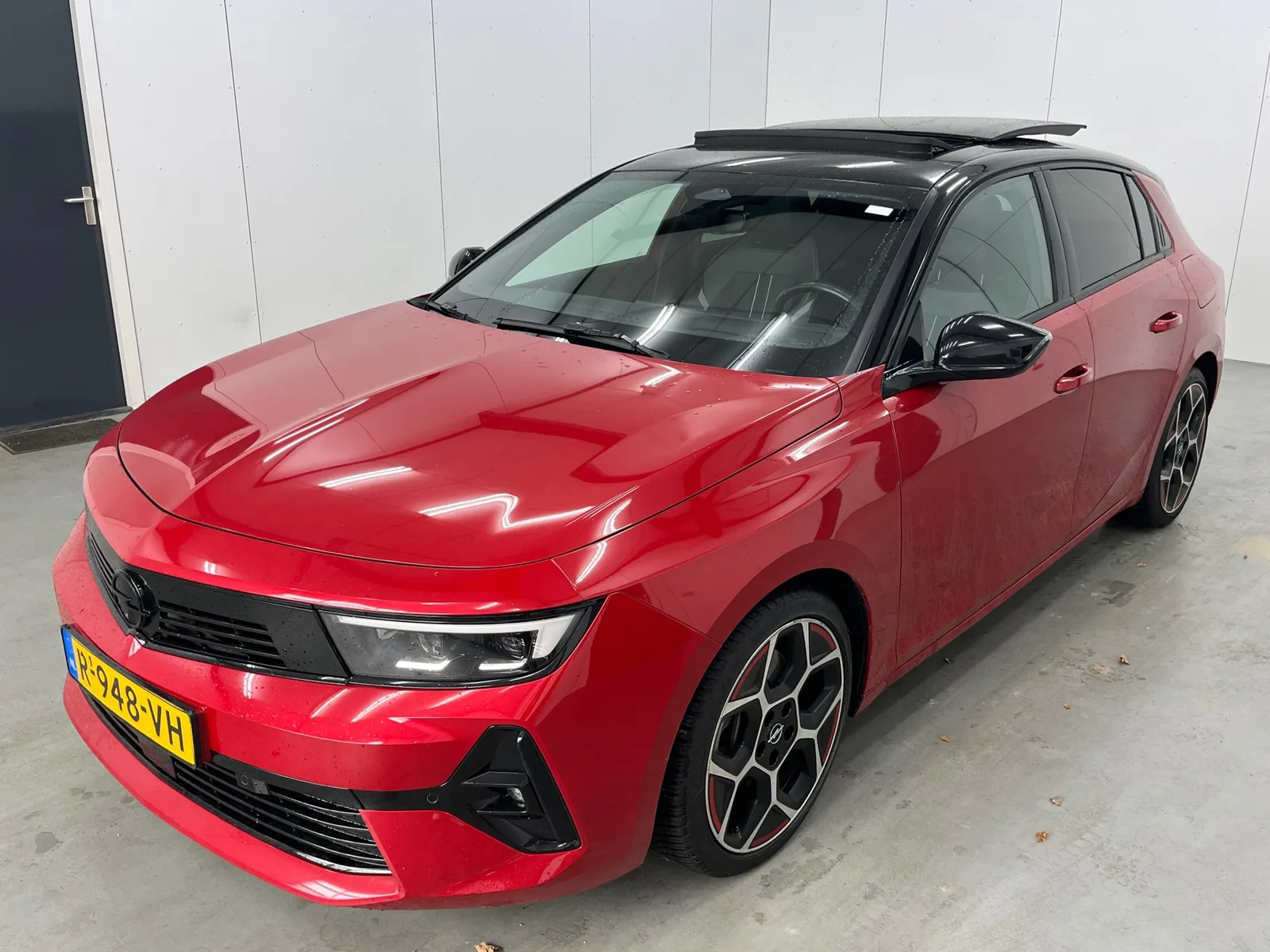 Opel Astra (2022) — foto 1