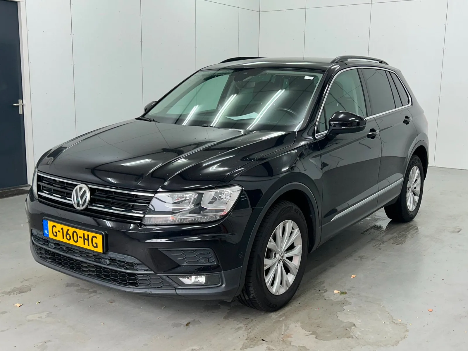 Volkswagen Tiguan (2018) — foto 1