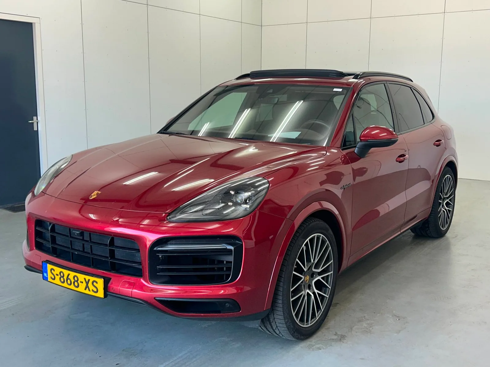 Porsche Cayenne (2023) — foto 1