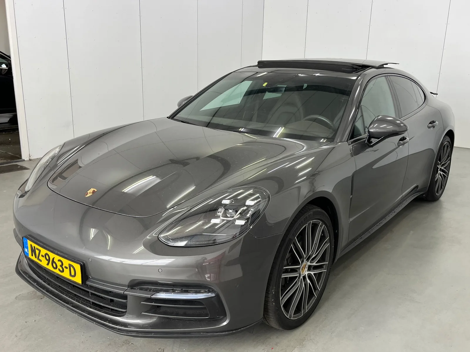 Porsche Panamera (2017) — foto 1