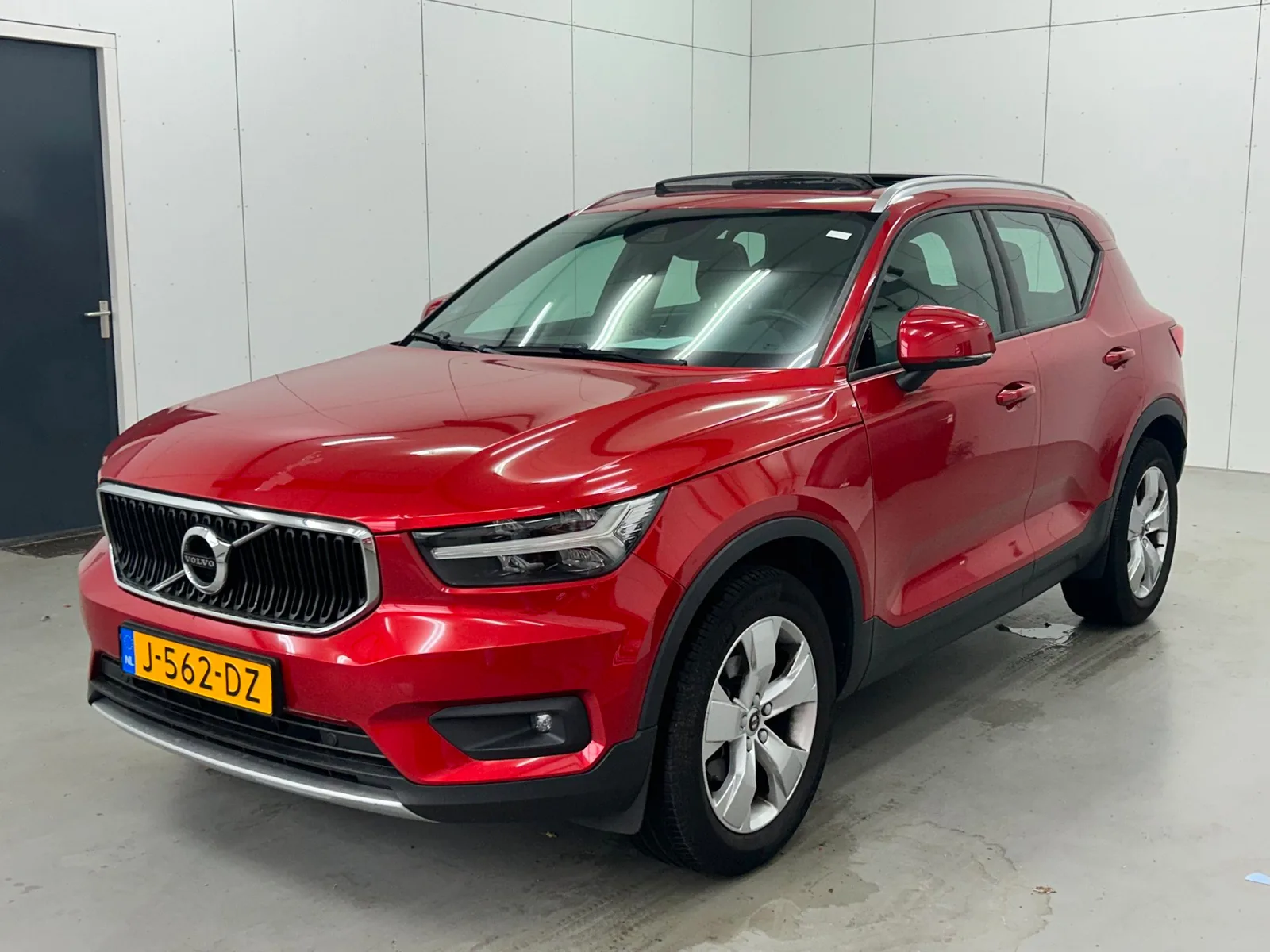 Volvo XC40 (2020) — foto 1