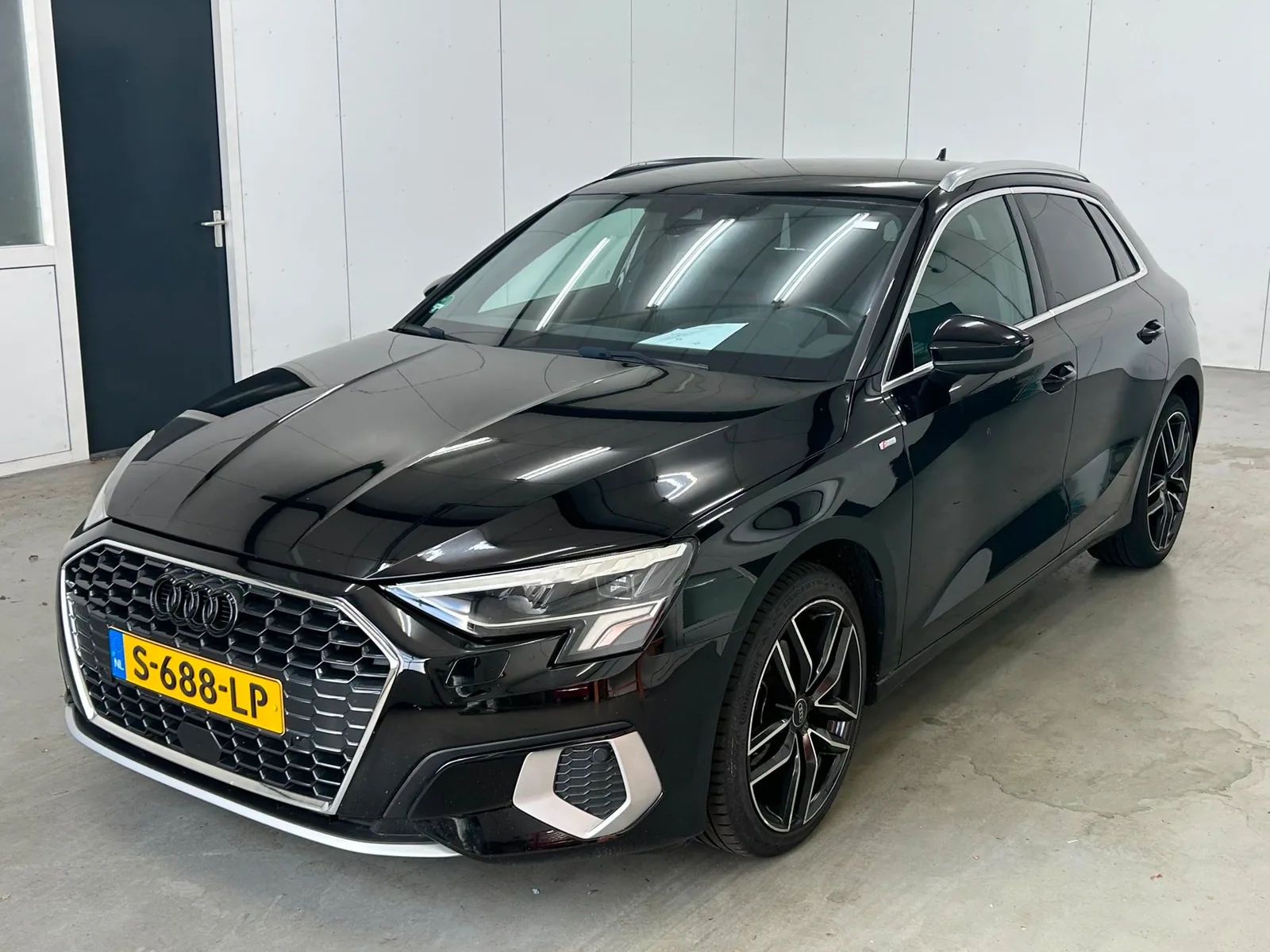 Audi A3 (2023) — foto 1