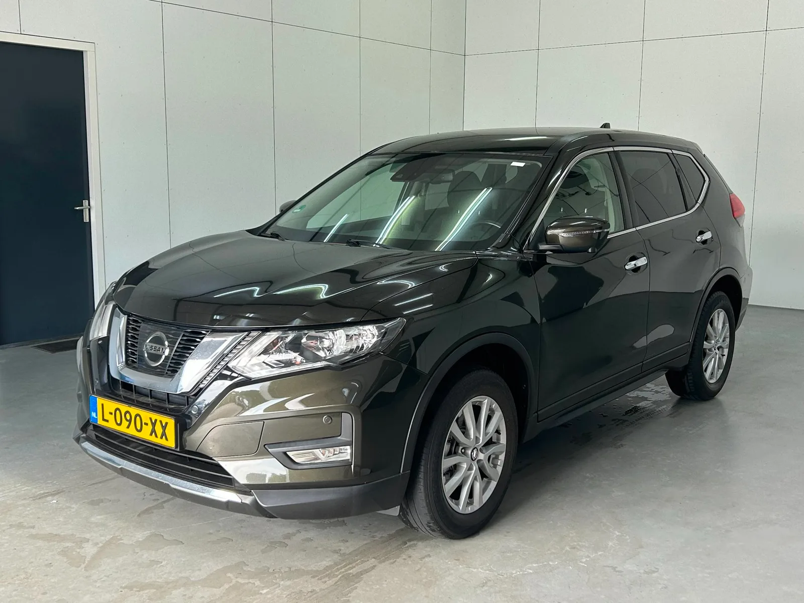 Nissan X-Trail (2018) — foto 1