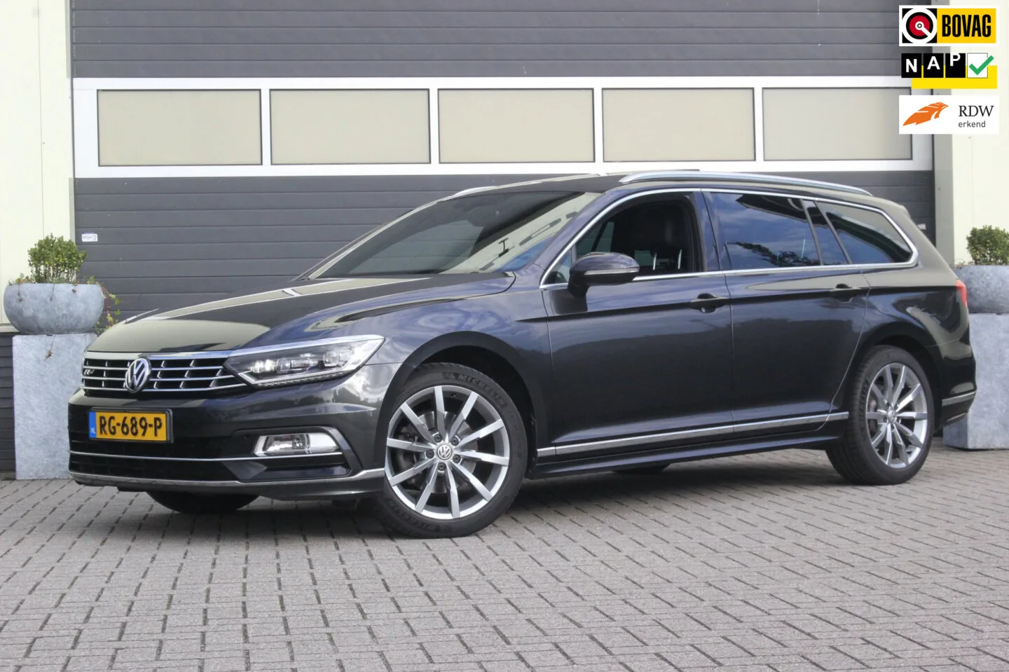 Volkswagen Passat (2017) — foto 1