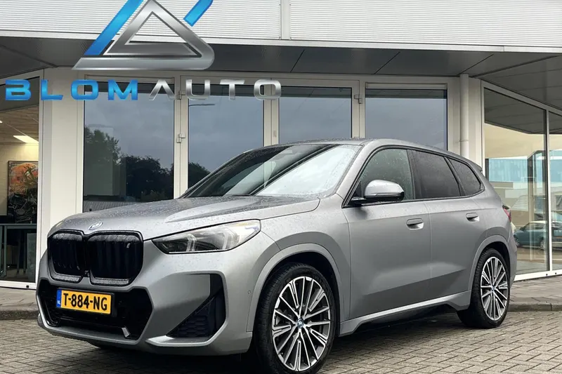BMW iX1 (2023)