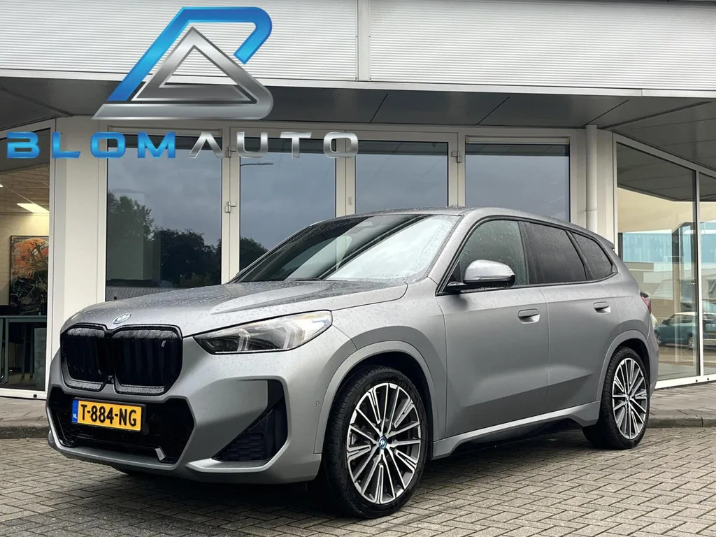 BMW iX1 (2023) — foto 1