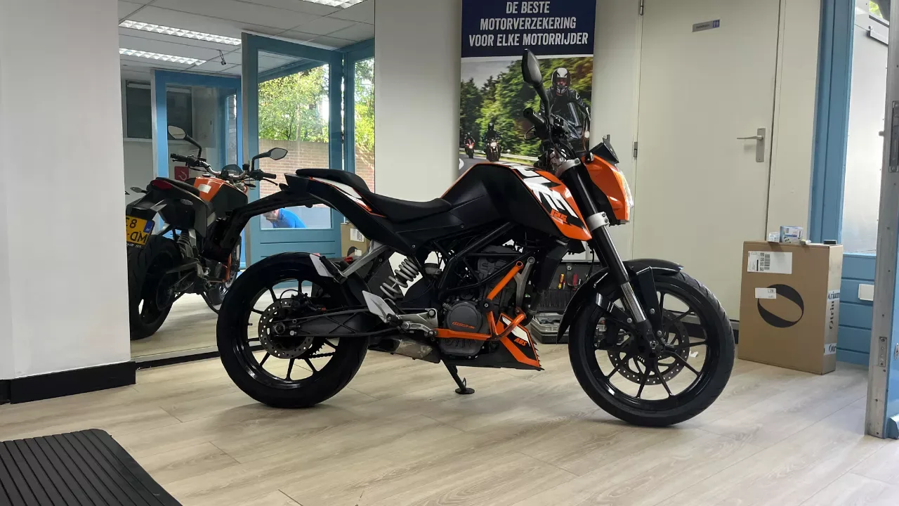 KTM 125 Duke (2013) — foto 1