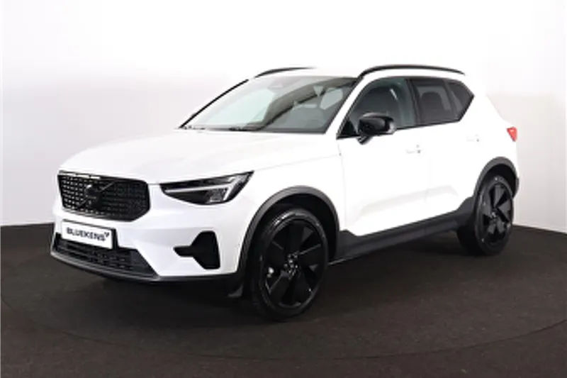 Volvo XC40 (2025)