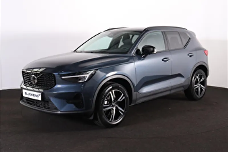 Volvo XC40 (2025)