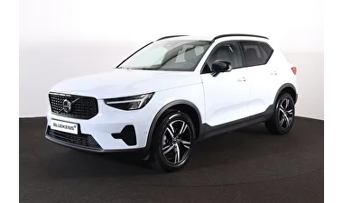 Volvo XC40 (2025) — foto 1