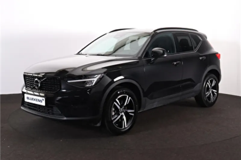Volvo XC40 (2025)