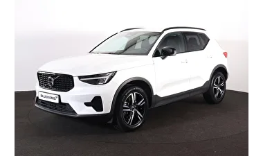 Volvo XC40 (2025) — foto 1