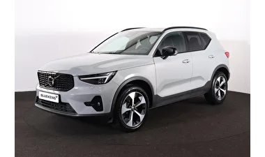 Volvo XC40 (2025) — foto 1
