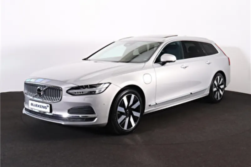 Volvo V90 (2025)