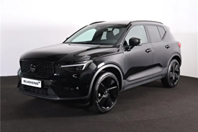 Volvo XC40 (2025)