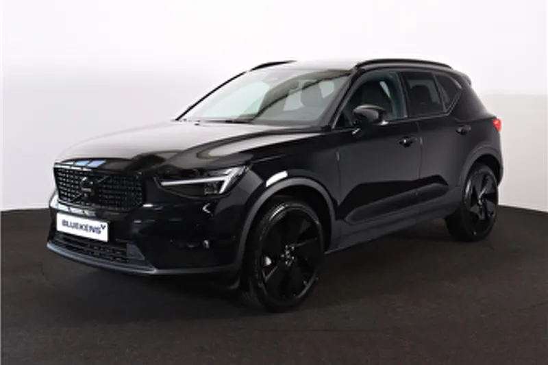 Volvo XC40 (2025)