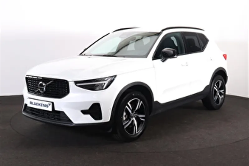 Volvo XC40 (2025)