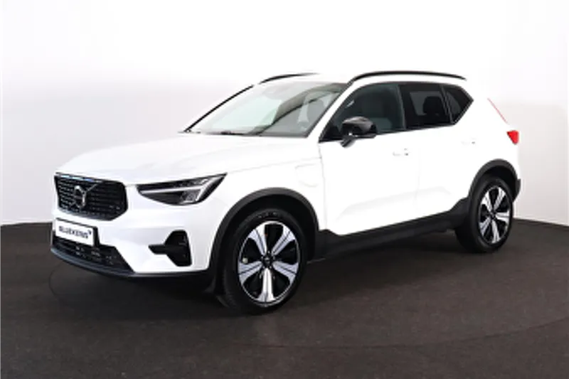 Volvo XC40 (2023)