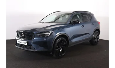 Volvo XC40 (2025) — foto 1