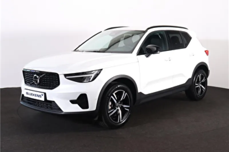 Volvo XC40 (2025)
