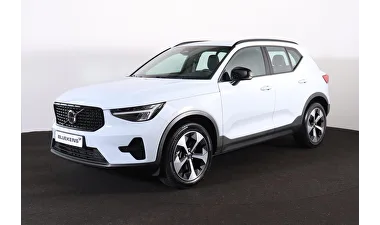 Volvo XC40 (2025) — foto 1