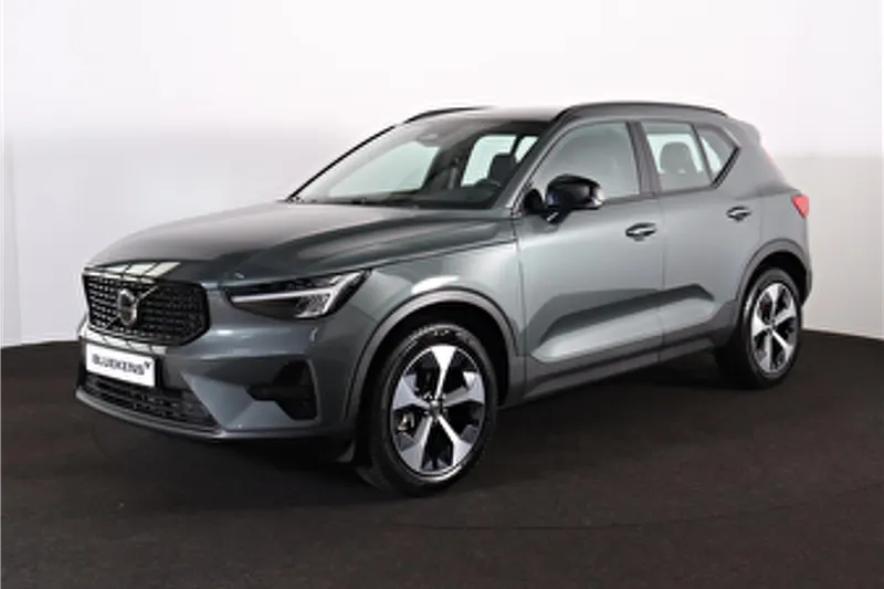 Volvo XC40 (2025)