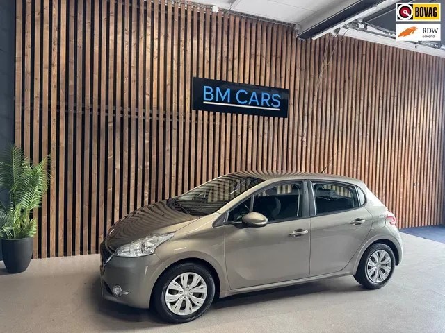 Peugeot 208 (2013) — foto 1
