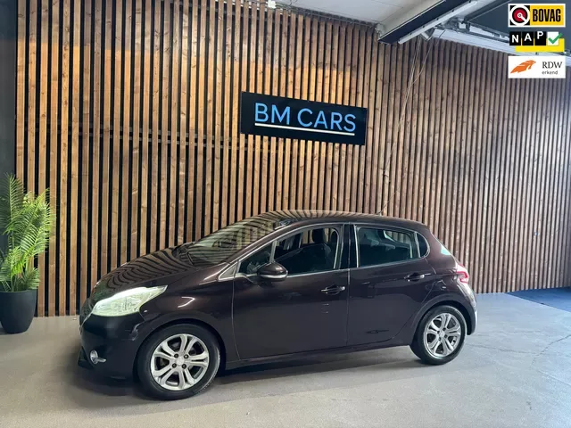 Peugeot 208 (2013) — foto 1