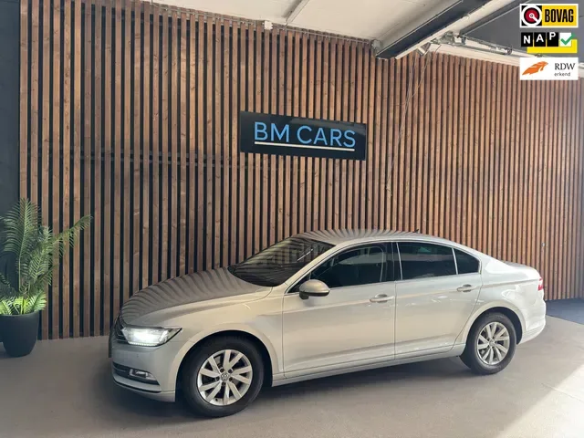 Volkswagen Passat (2018) — foto 1