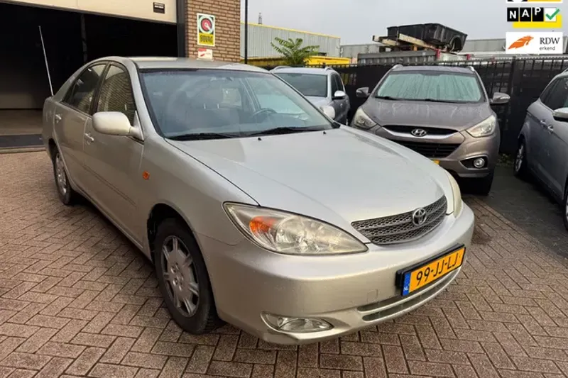 Toyota Camry (2002)