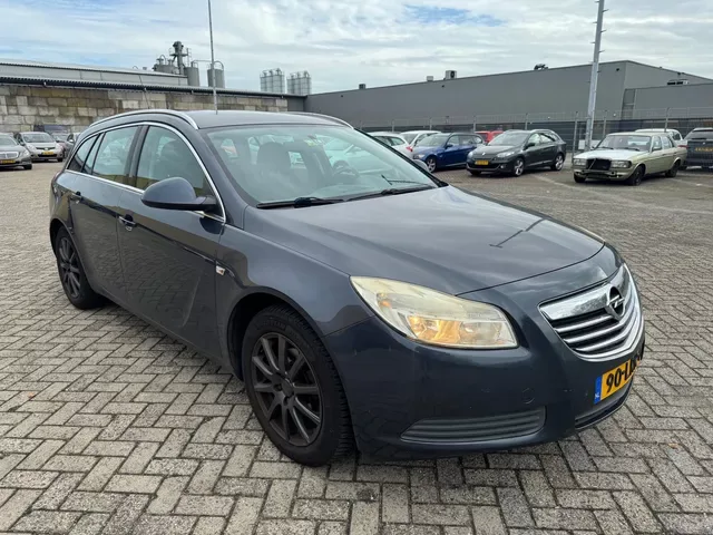 Opel Insignia (2010) — foto 1