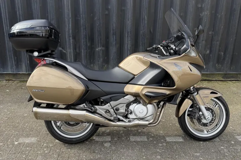 Honda NT 700 V Deauville (2006)